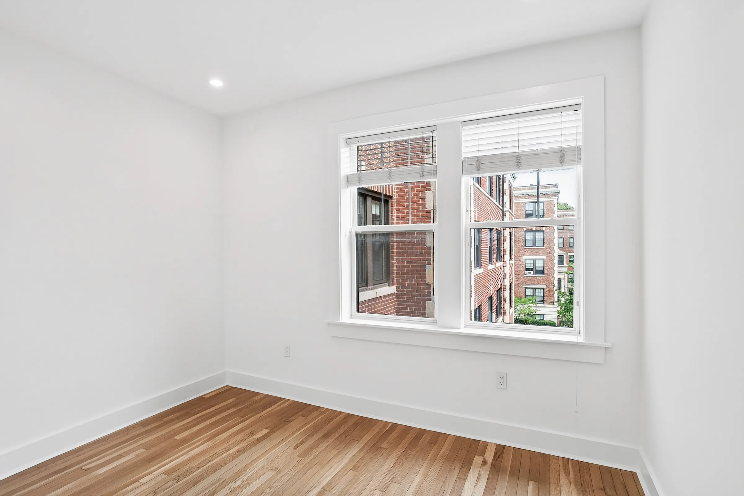 2 bed, 1 bath apartment for rent at 16 Forest St Unit 33, Baldwin — photo 6 of 12