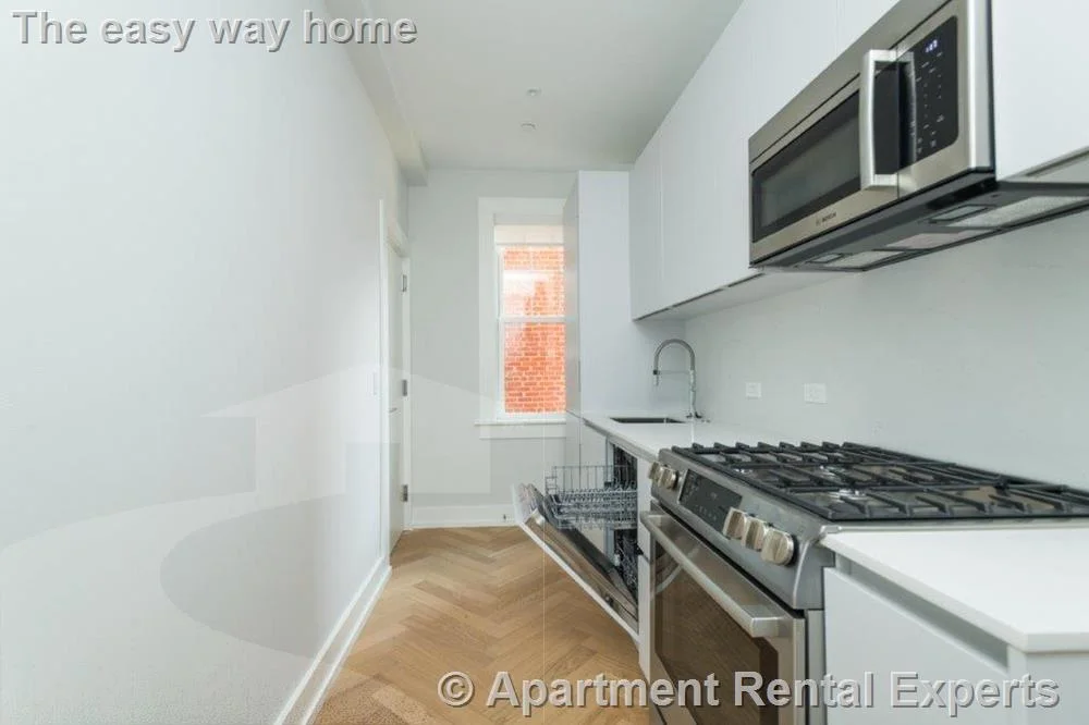 1 bed, 1 bath apartment for rent at 16 Forest St Unit 4, Porter Square — photo 8 of 9
