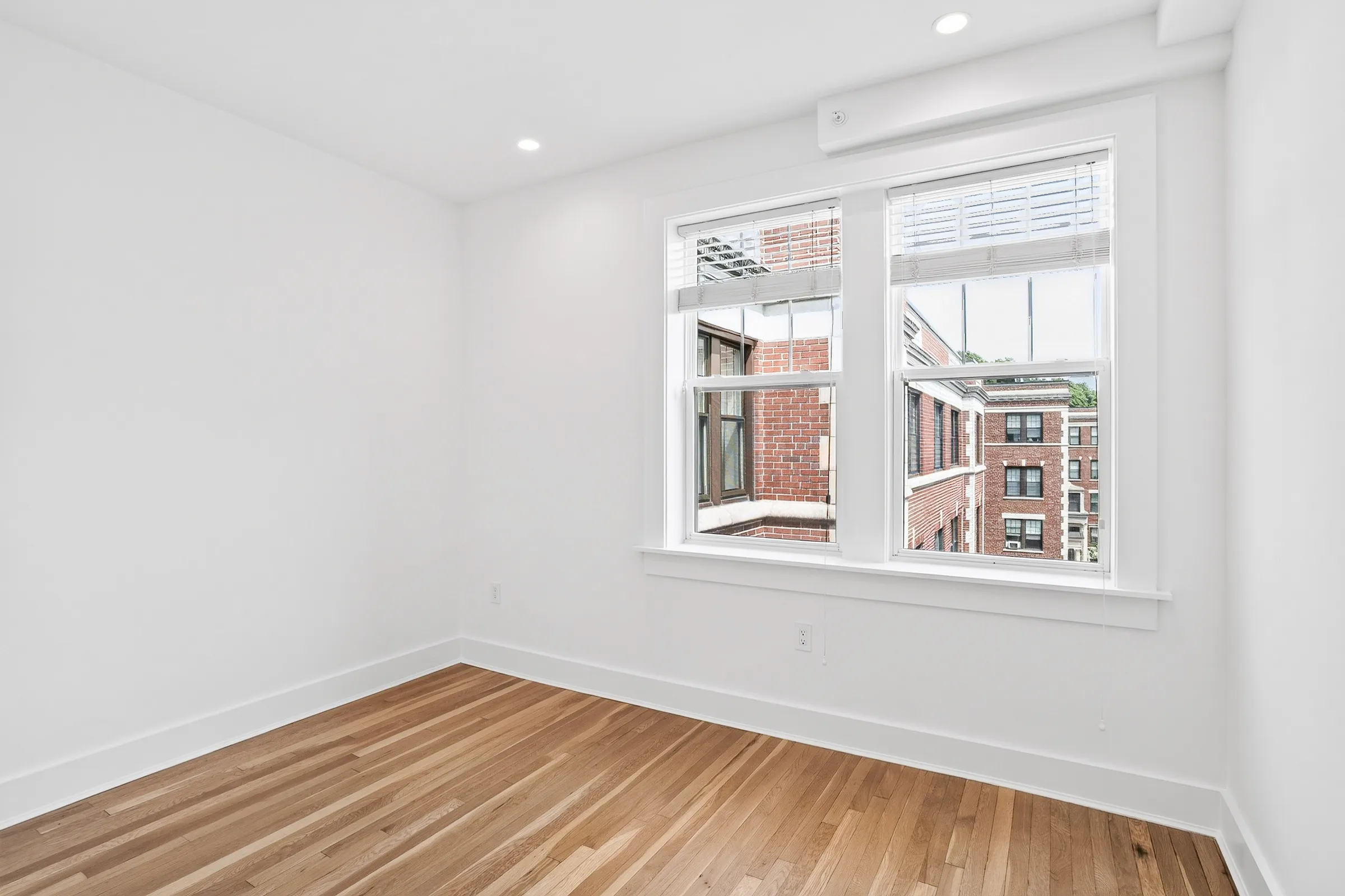 2 bed, 1 bath apartment for rent at 16 Forest St Unit 43, Baldwin — photo 6 of 12