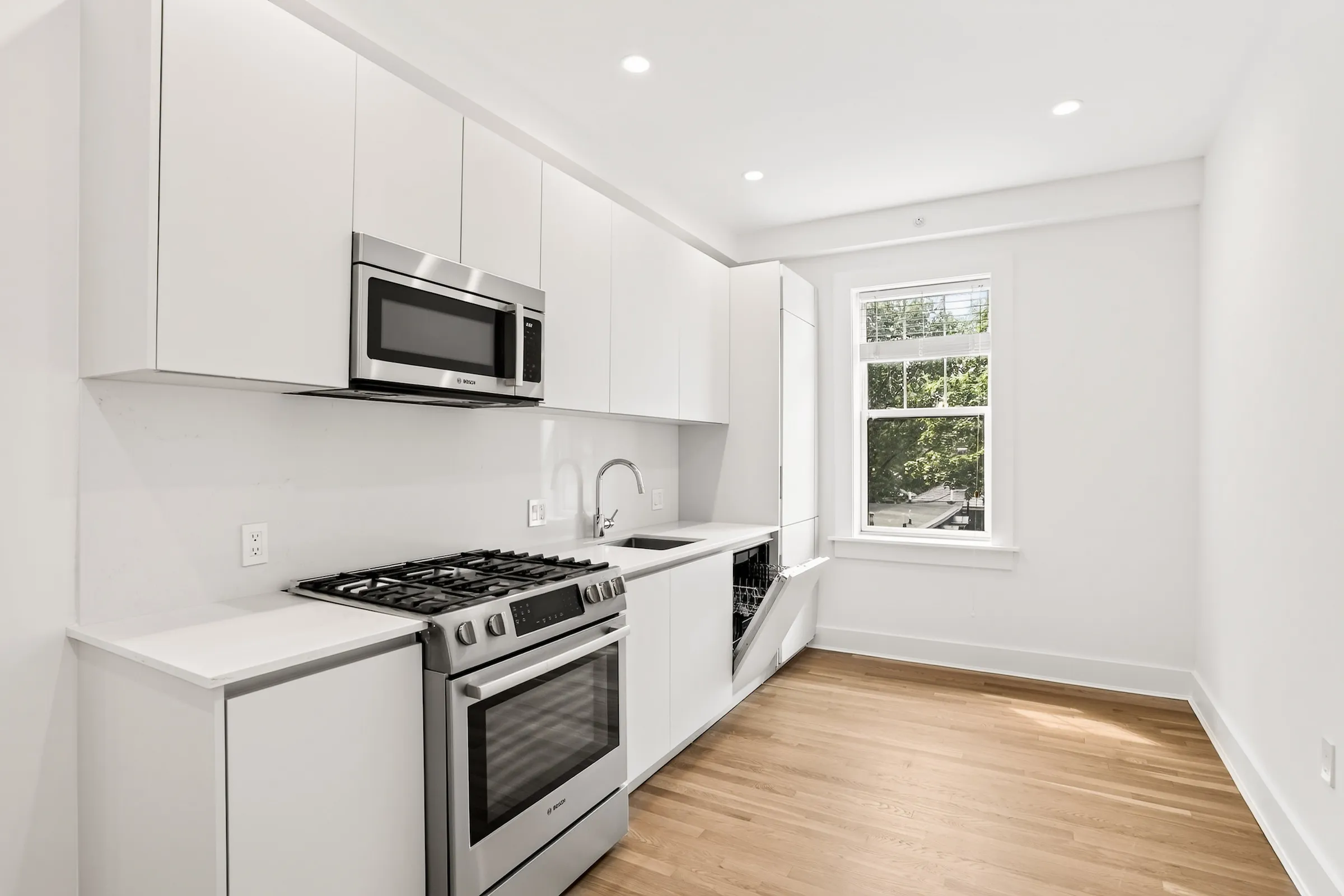 2 bed, 1 bath apartment for rent at 16 Forest St Unit 43, Baldwin