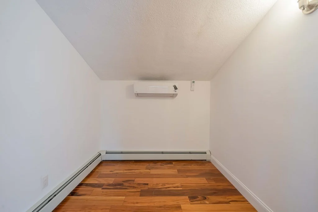 4 bed, 2 bath apartment for rent at 16 Foster Rd, Lexington — photo 33 of 36