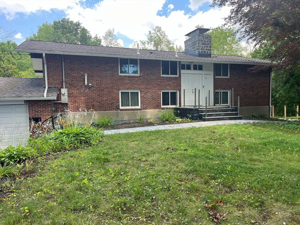4 bed, 2 bath apartment for rent at 16 Foster Rd, Lexington — photo 1 of 36