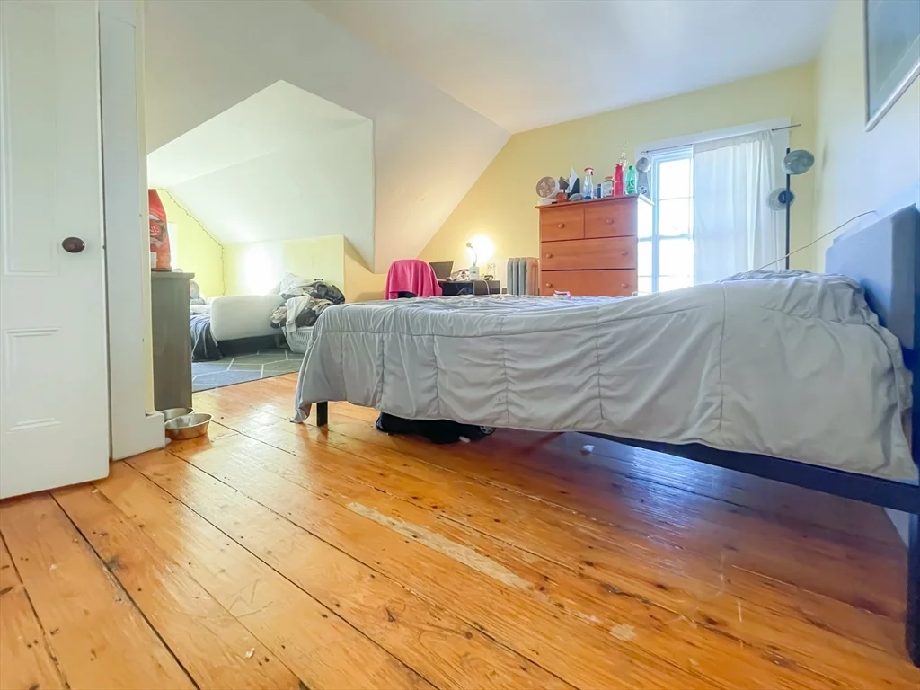 5 bed, 3 bath apartment for rent at 16 Foster St Unit 1, Brighton — photo 15 of 20
