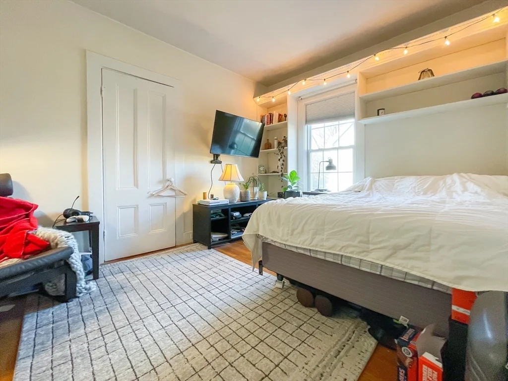5 bed, 3 bath apartment for rent at 16 Foster St Unit 1, Brighton — photo 10 of 20