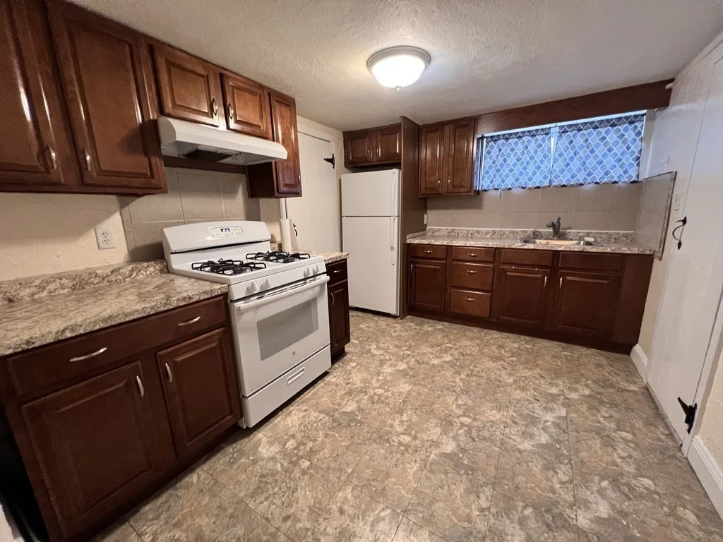 1 bed, 1 bath apartment for rent at 16 Franklin St Unit B, Winthrop — photo 5 of 9