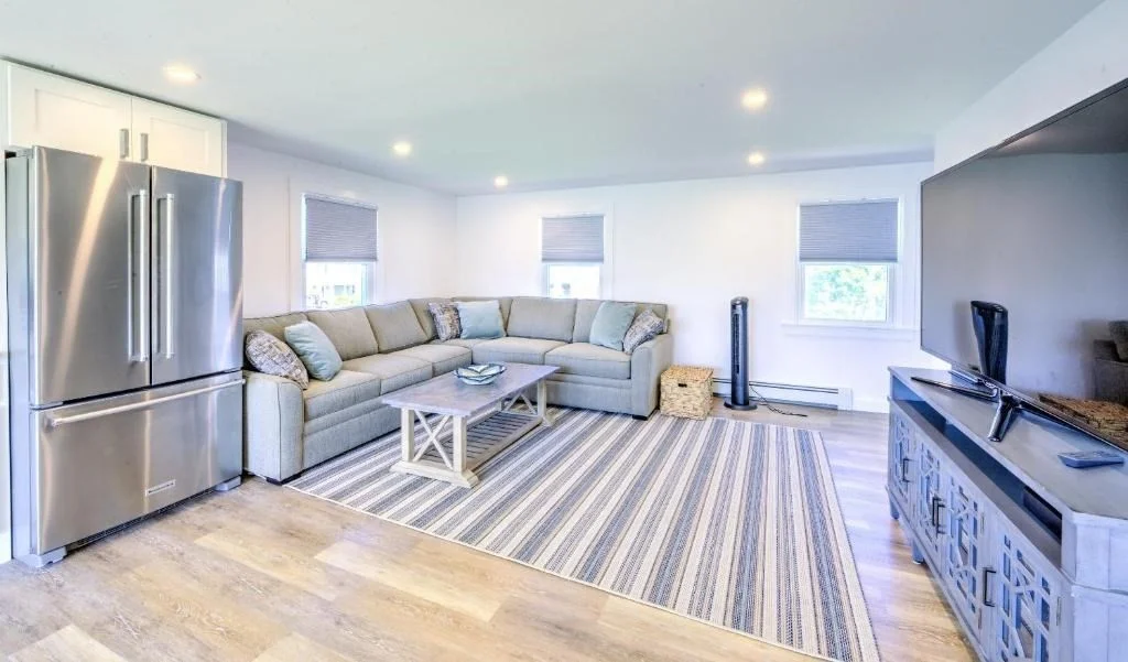 3 bed, 2 bath apartment for rent at 16 Freeman Ave, Sandwich — photo 6 of 17