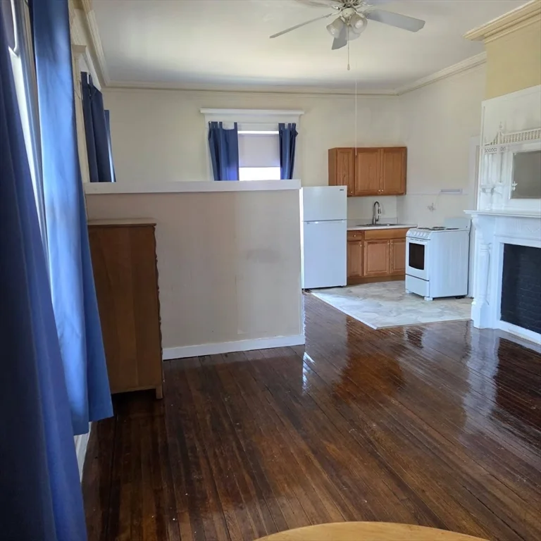 Studio bed, 1 bath apartment for rent at 16 Garden St Unit 100, Medford