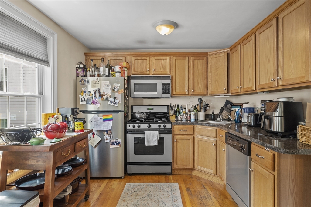 1 bed, 1 bath apartment for rent at 16 Gates St Unit 3, South Boston — photo 2 of 8