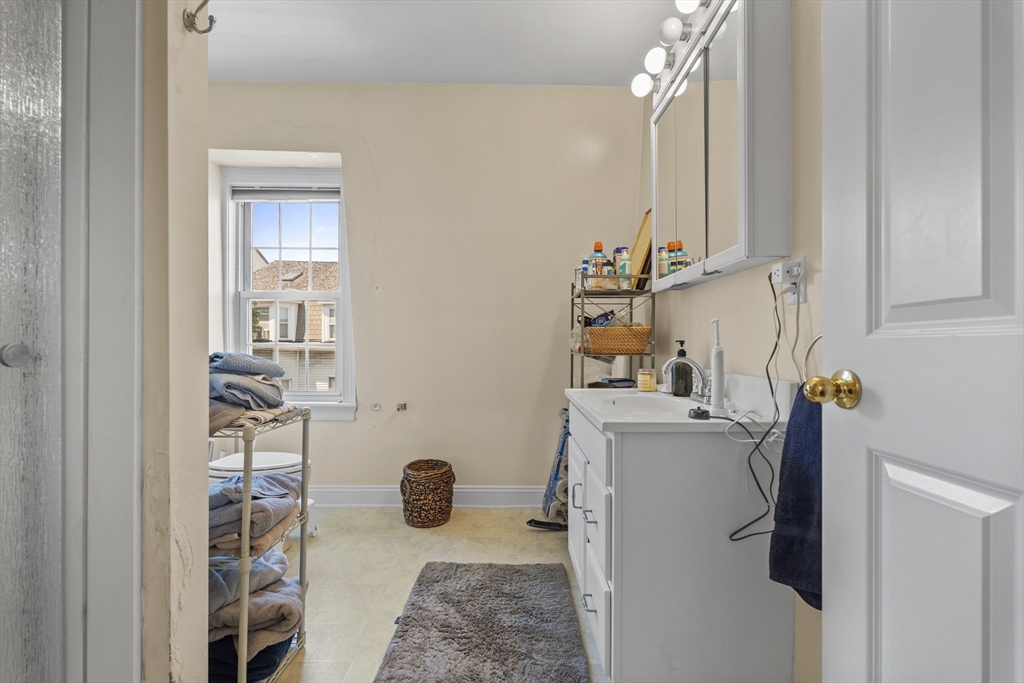1 bed, 1 bath apartment for rent at 16 Gates St Unit 3, South Boston — photo 8 of 8