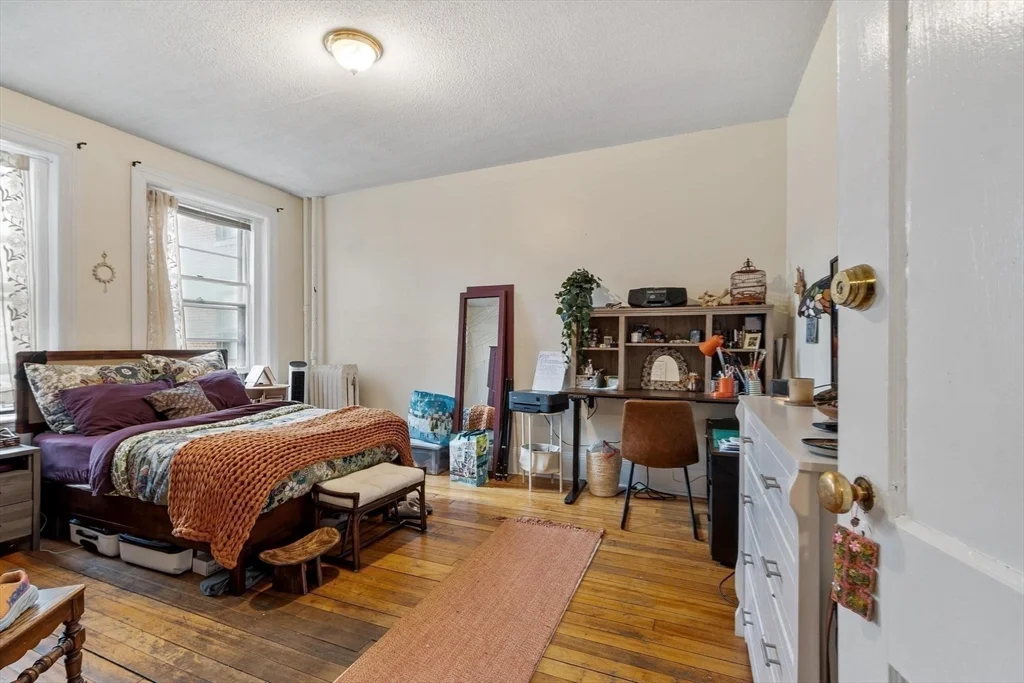 3 bed, 1 bath apartment for rent at 16 Glenville Ave Unit 1, Allston — photo 14 of 18