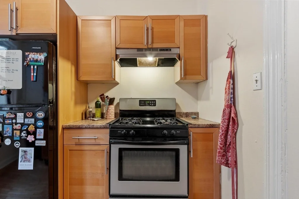 3 bed, 1 bath apartment for rent at 16 Glenville Ave Unit 1, Allston — photo 7 of 18