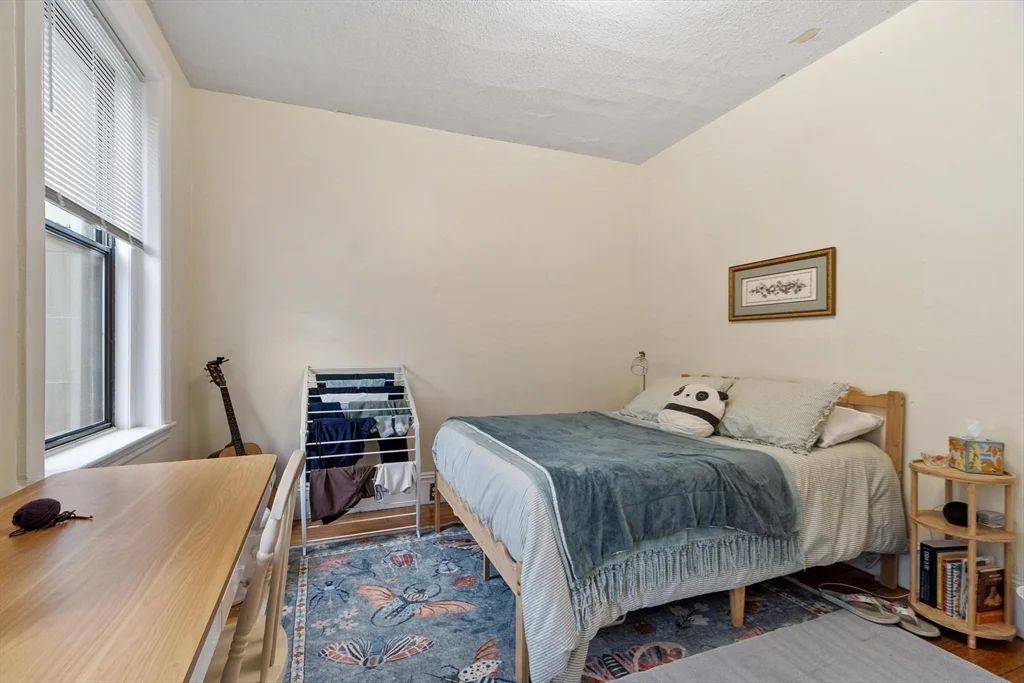 3 bed, 1 bath apartment for rent at 16 Glenville Ave Unit 1, Allston — photo 11 of 18