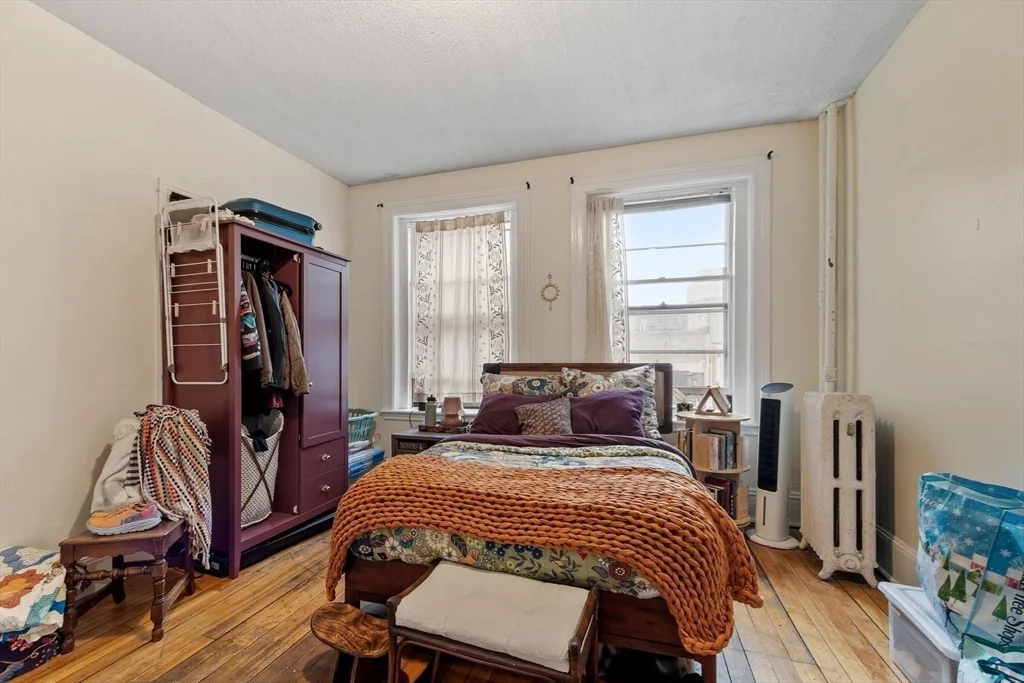 3 bed, 1 bath apartment for rent at 16 Glenville Ave Unit 1, Allston — photo 13 of 18