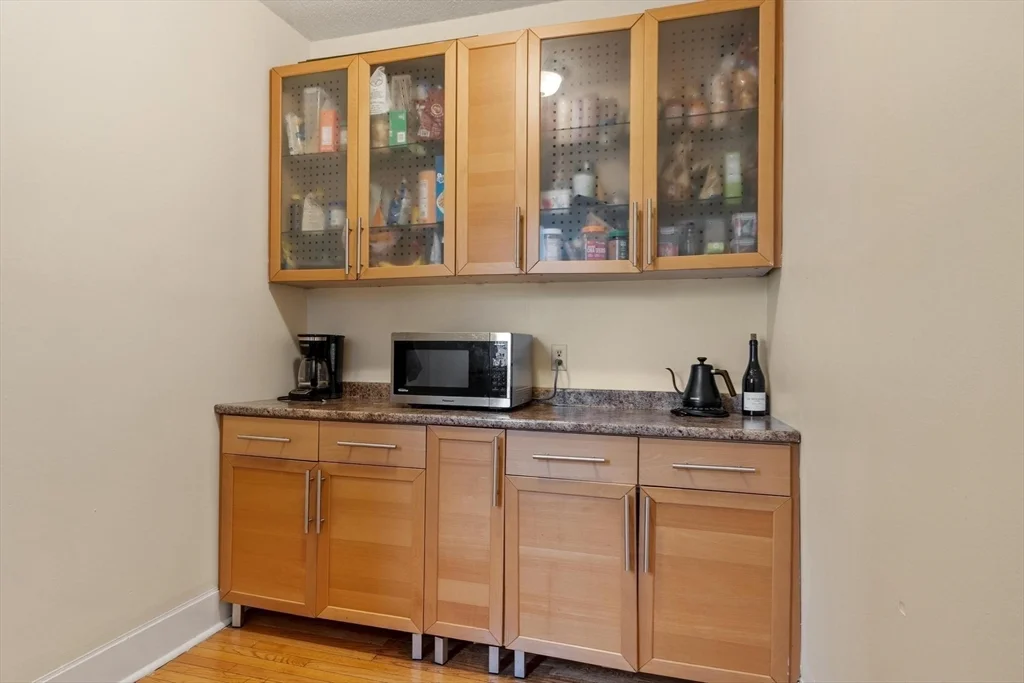 3 bed, 1 bath apartment for rent at 16 Glenville Ave Unit 1, Allston — photo 8 of 18