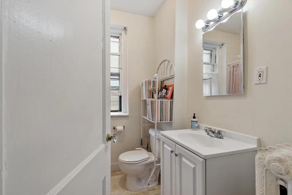 3 bed, 1 bath apartment for rent at 16 Glenville Ave Unit 1, Allston — photo 10 of 18