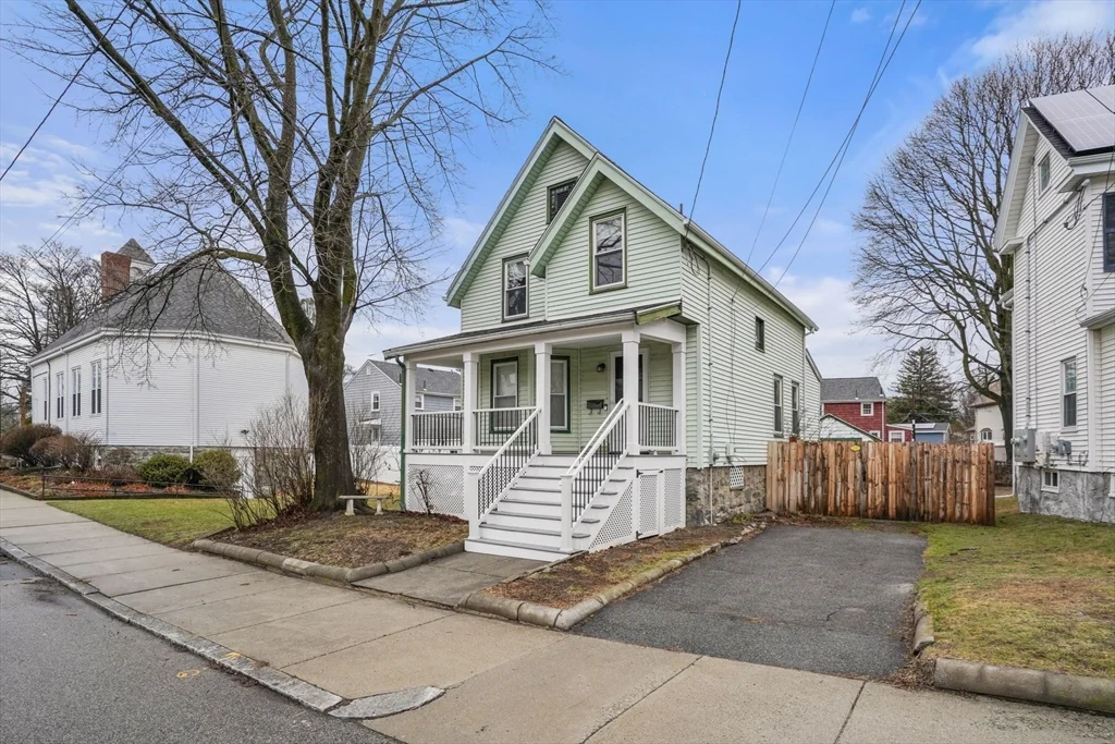 3 bed, 2 bath apartment for rent at 16 Gordon St Unit 16, Malden — photo 2 of 18