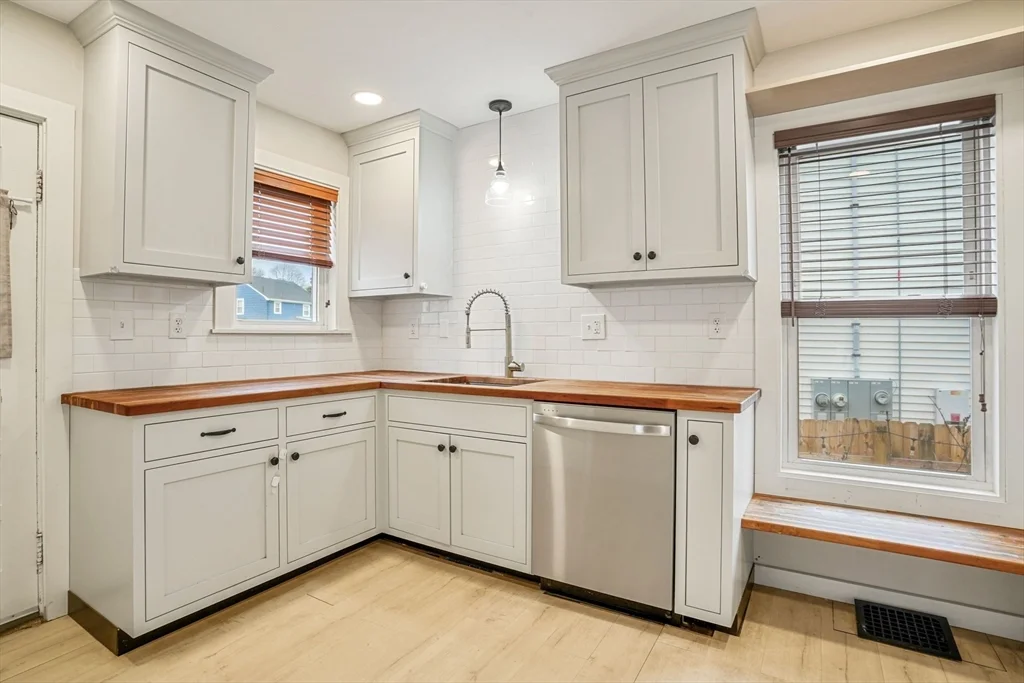 3 bed, 2 bath apartment for rent at 16 Gordon St Unit 16, Malden — photo 3 of 18