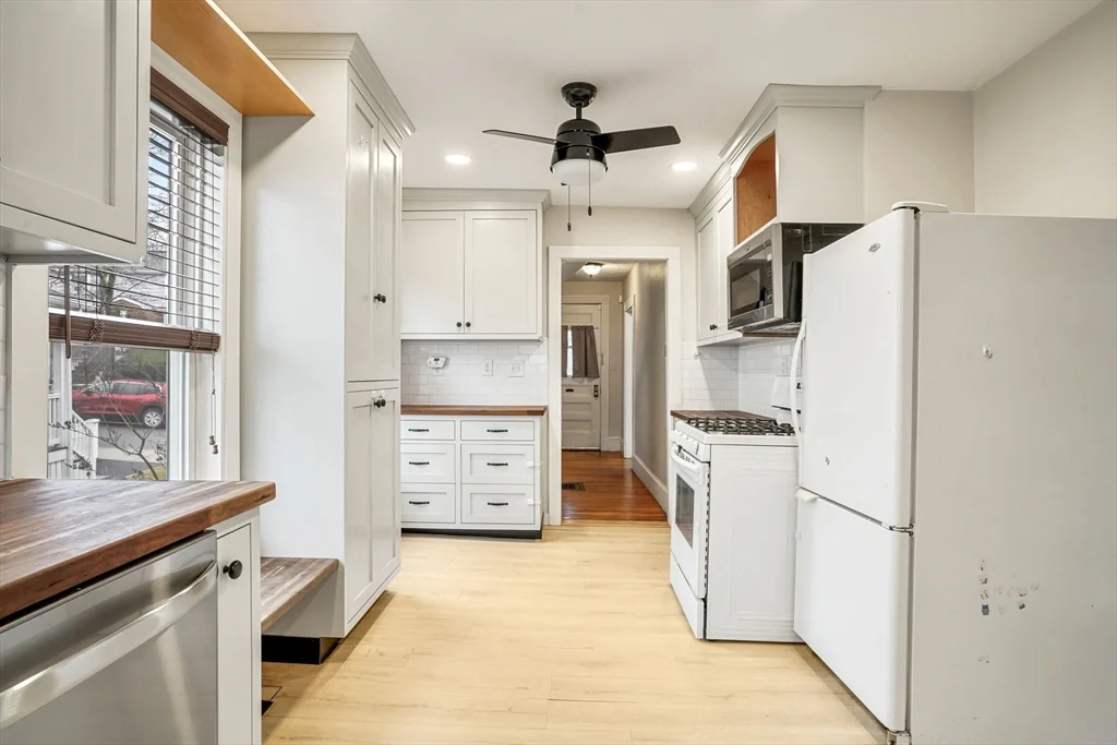 3 bed, 2 bath apartment for rent at 16 Gordon St Unit 16, Malden — photo 5 of 18