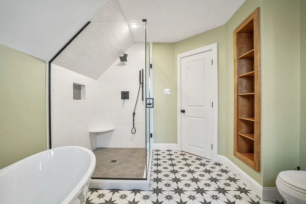 3 bed, 2 bath apartment for rent at 16 Gordon St Unit 16, Malden — photo 11 of 18