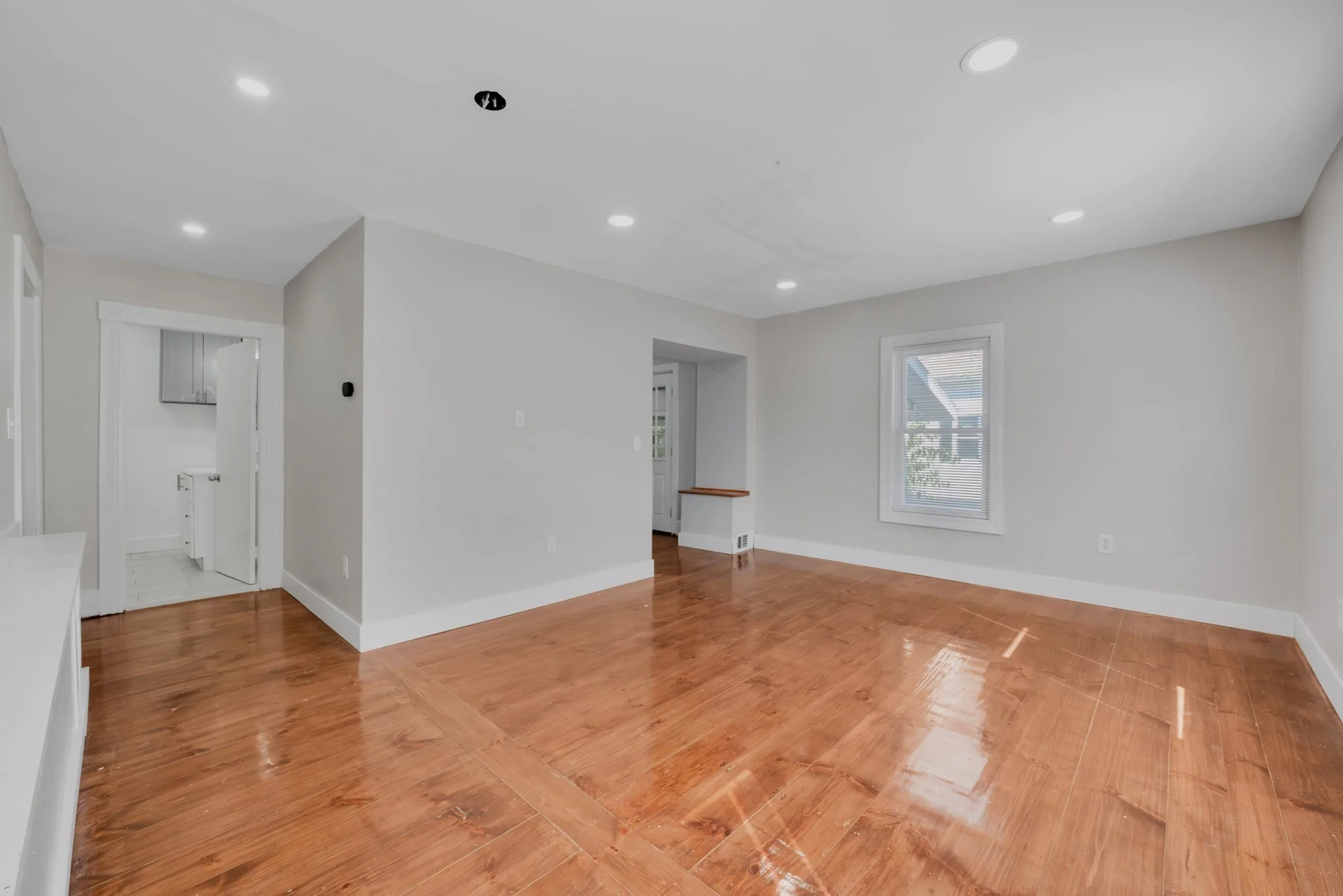 2 bed, 1 bath apartment for rent at 16 Grand St Unit B, Leominster — photo 8 of 18