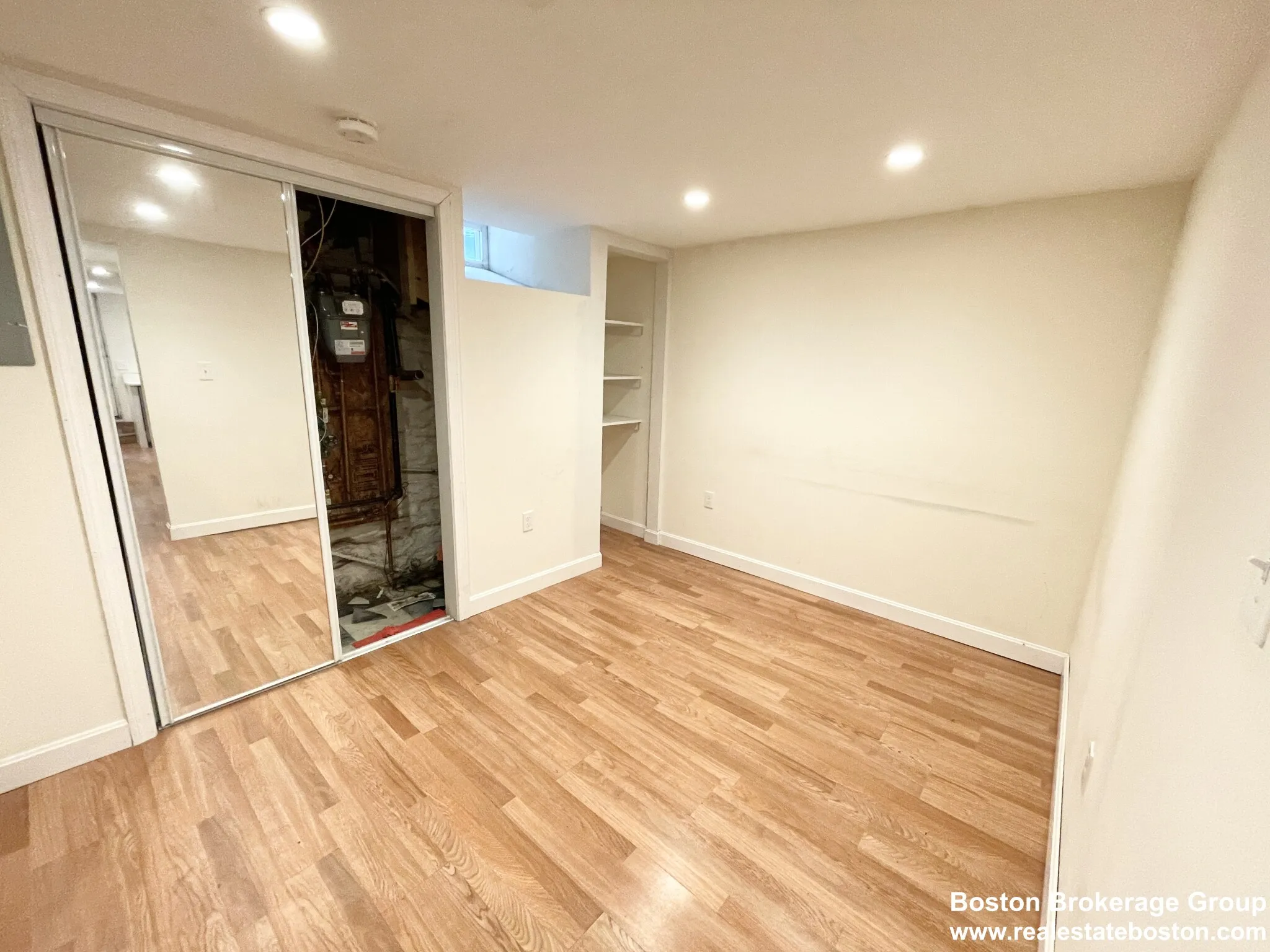 4 bed, 2 bath apartment for rent at 16 Greenwich Park Unit 16, South End — photo 4 of 7