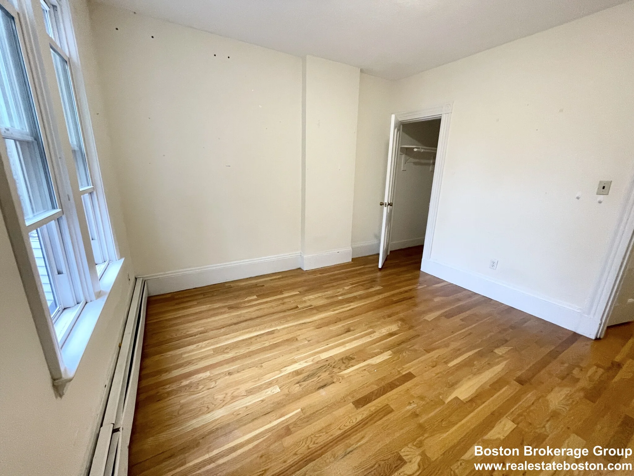 4 bed, 2 bath apartment for rent at 16 Greenwich Park Unit 16, South End — photo 5 of 7