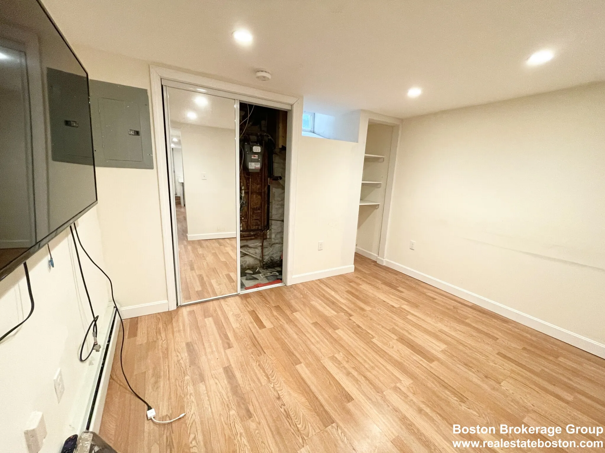 4 bed, 2 bath apartment for rent at 16 Greenwich Park Unit 16, South End — photo 3 of 7