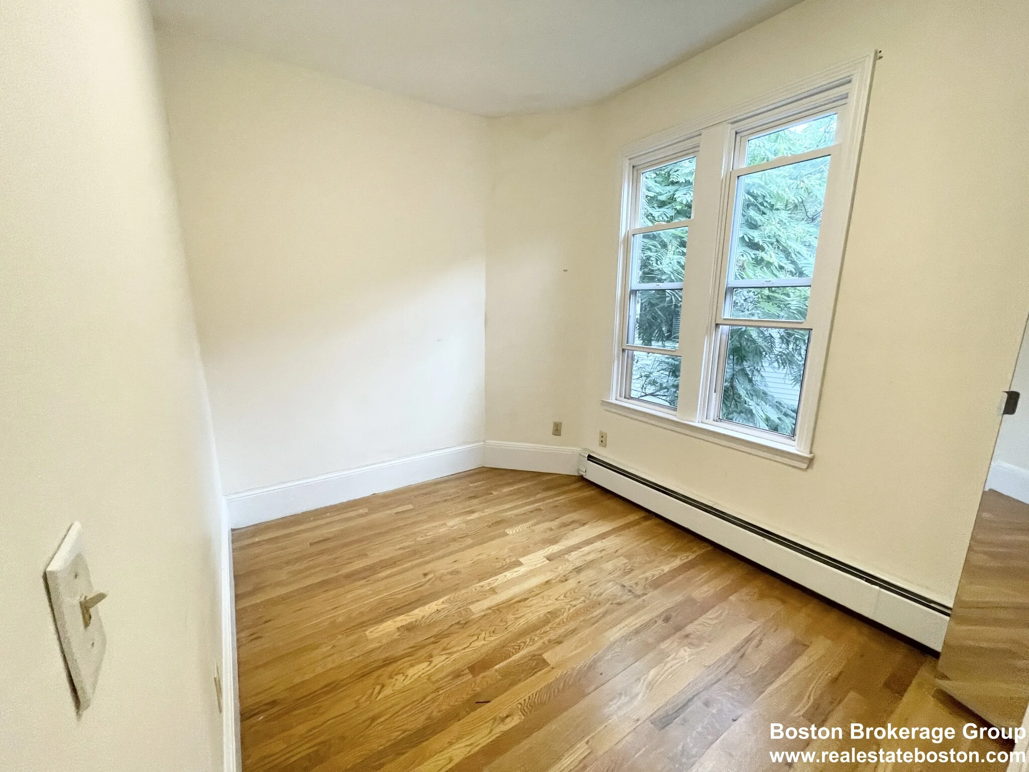 4 bed, 2 bath apartment for rent at 16 Greenwich Park Unit 16, South End — photo 6 of 7
