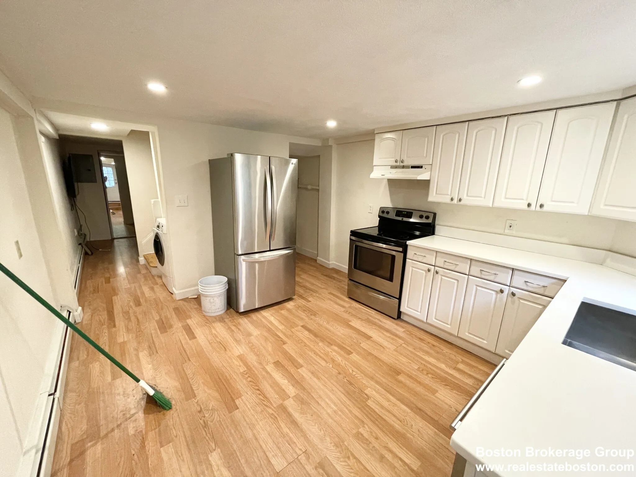 4 bed, 2 bath apartment for rent at 16 Greenwich Park Unit 16, South End — photo 2 of 7