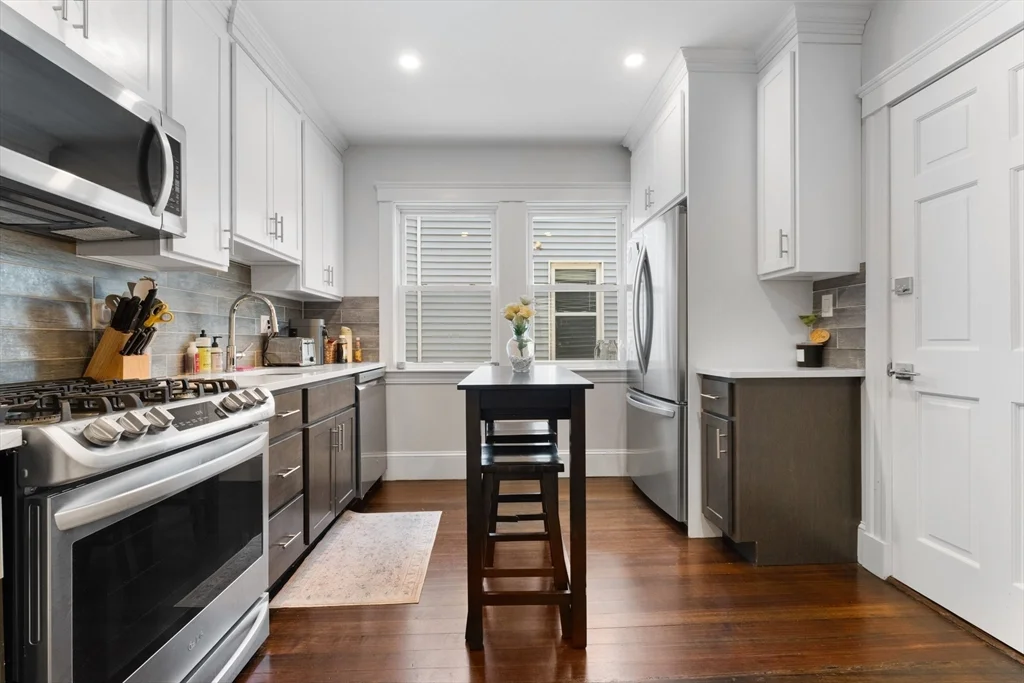 3 bed, 1 bath apartment for rent at 16 Hallam St Unit 1, Dorchester — photo 5 of 20