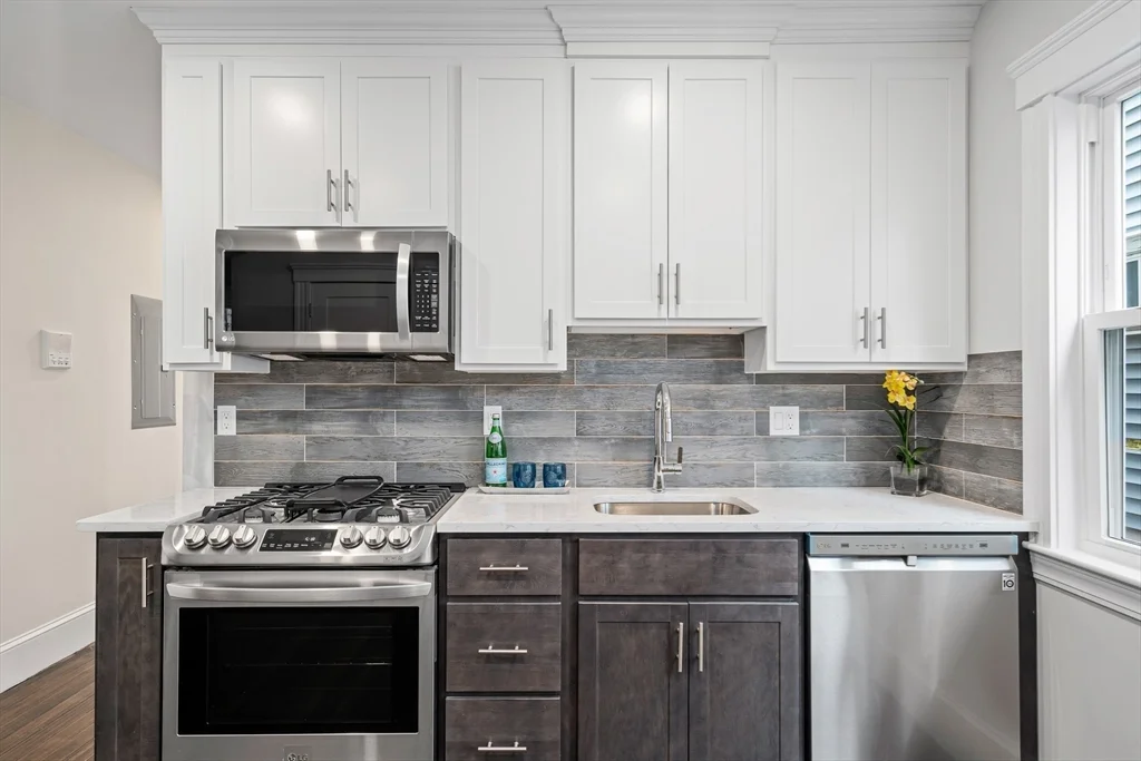3 bed, 1 bath apartment for rent at 16 Hallam St Unit 1, Dorchester — photo 7 of 20