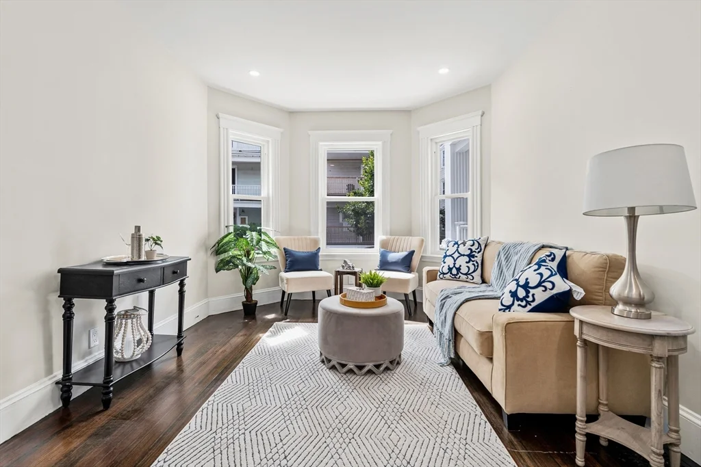 3 bed, 1 bath apartment for rent at 16 Hallam St Unit 1, Dorchester — photo 1 of 20
