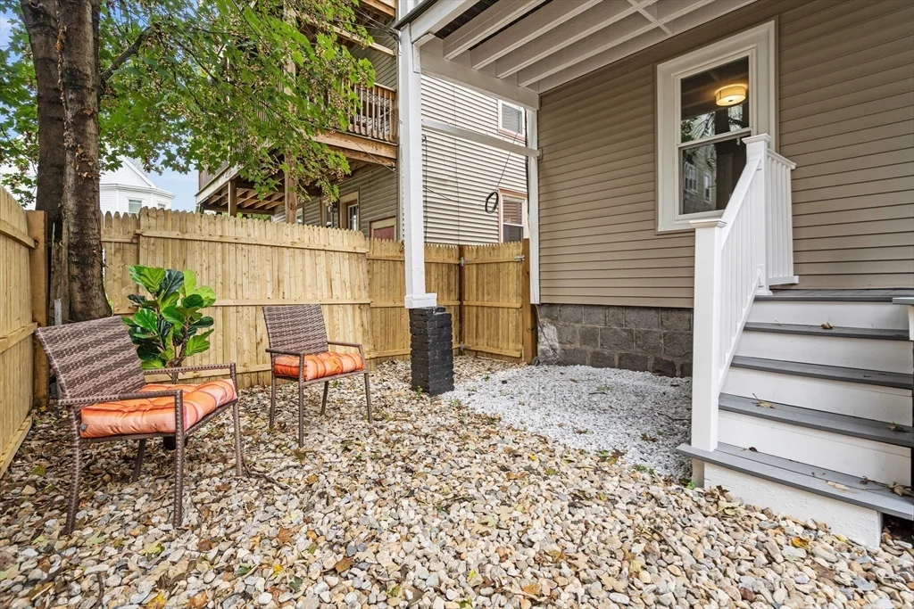 3 bed, 1 bath apartment for rent at 16 Hallam St Unit 1, Dorchester — photo 16 of 20