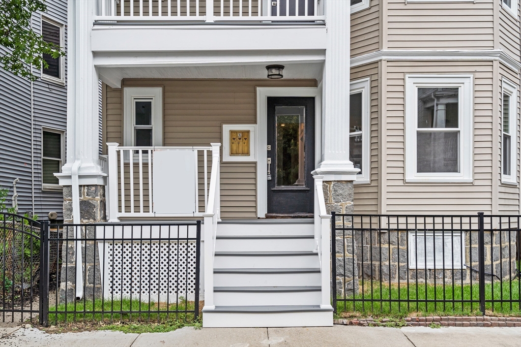 3 bed, 1 bath apartment for rent at 16 Hallam St Unit 3, Dorchester — photo 17 of 18