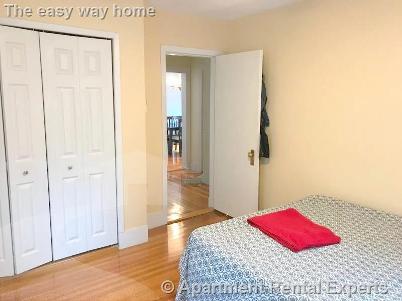 2 bed, 1 bath apartment for rent at 16 Hamilton St Unit 1, Tufts — photo 5 of 8