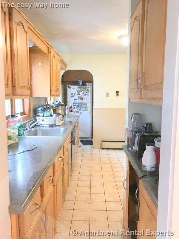 2 bed, 1 bath apartment for rent at 16 Hamilton St Unit 1, Tufts