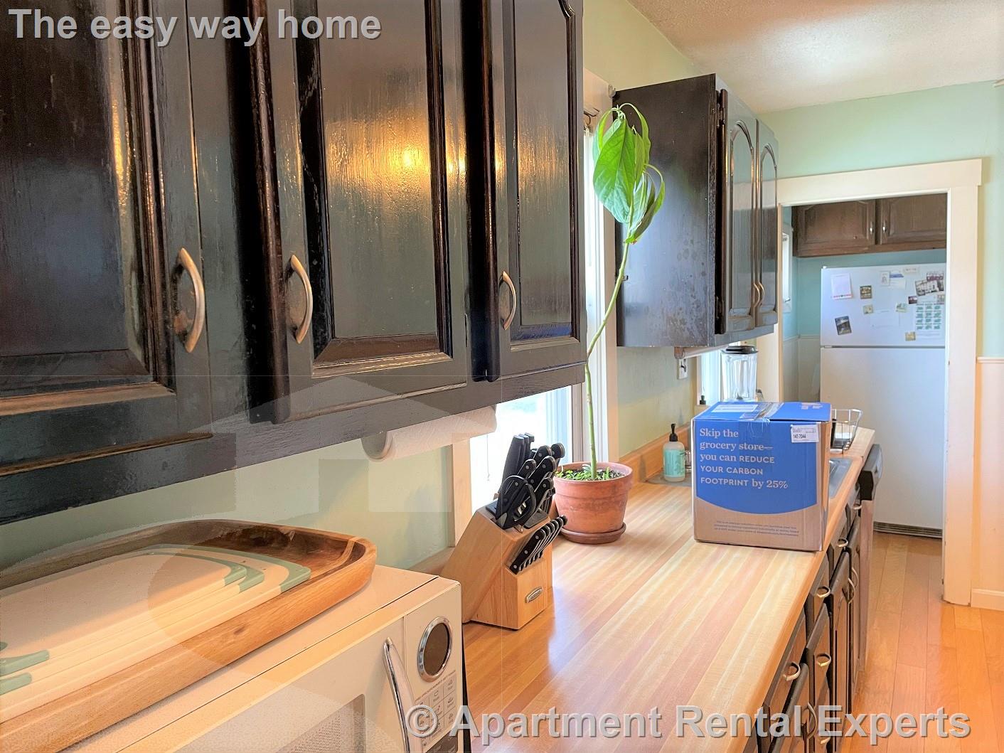 2 bed, 1 bath apartment for rent at 16 Hamilton St Unit 2, Tufts — photo 2 of 14