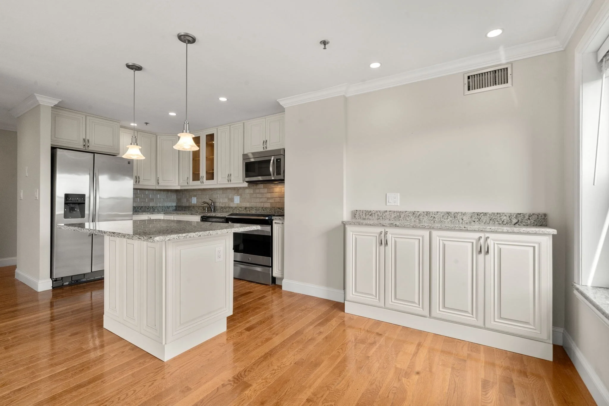 2 bed, 2 bath apartment for rent at 16 Harcourt St Unit 5G, Back Bay — photo 4 of 19