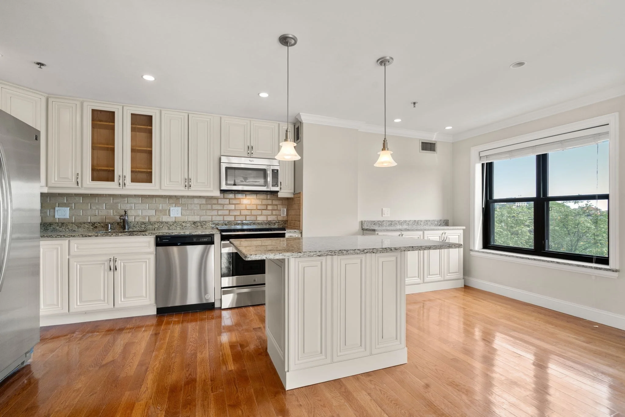2 bed, 2 bath apartment for rent at 16 Harcourt St Unit 5G, Back Bay — photo 3 of 19