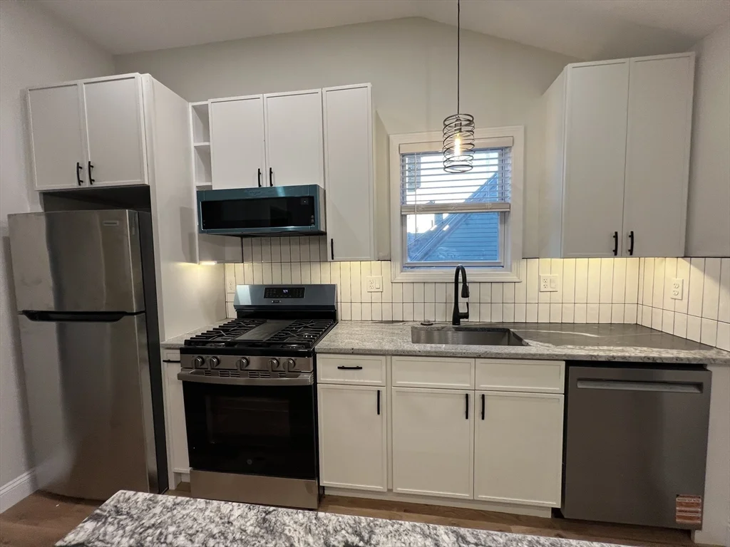2 bed, 1 bath apartment for rent at 14-16 Harriet St Unit 2, Brighton — photo 3 of 20