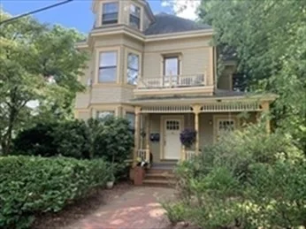 1 bed, 1 bath apartment for rent at 16 Harris St Unit 2, Coolidge Corner