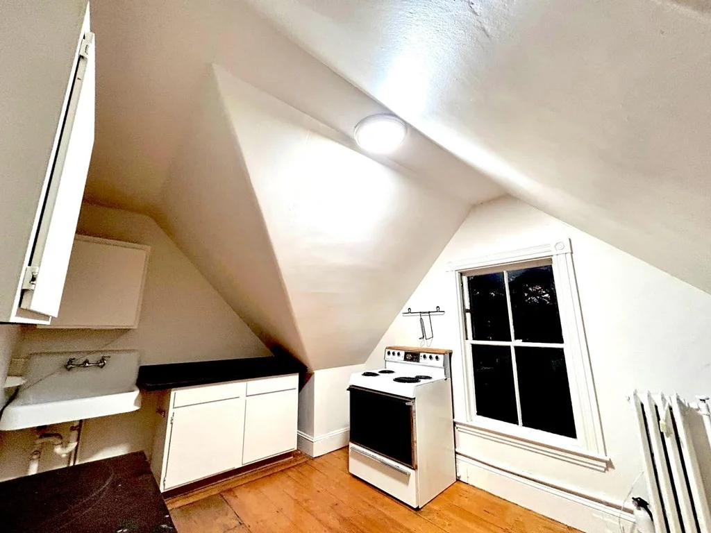 1 bed, 1 bath apartment for rent at 16 Harris St Unit 3, Brookline Village — photo 4 of 9