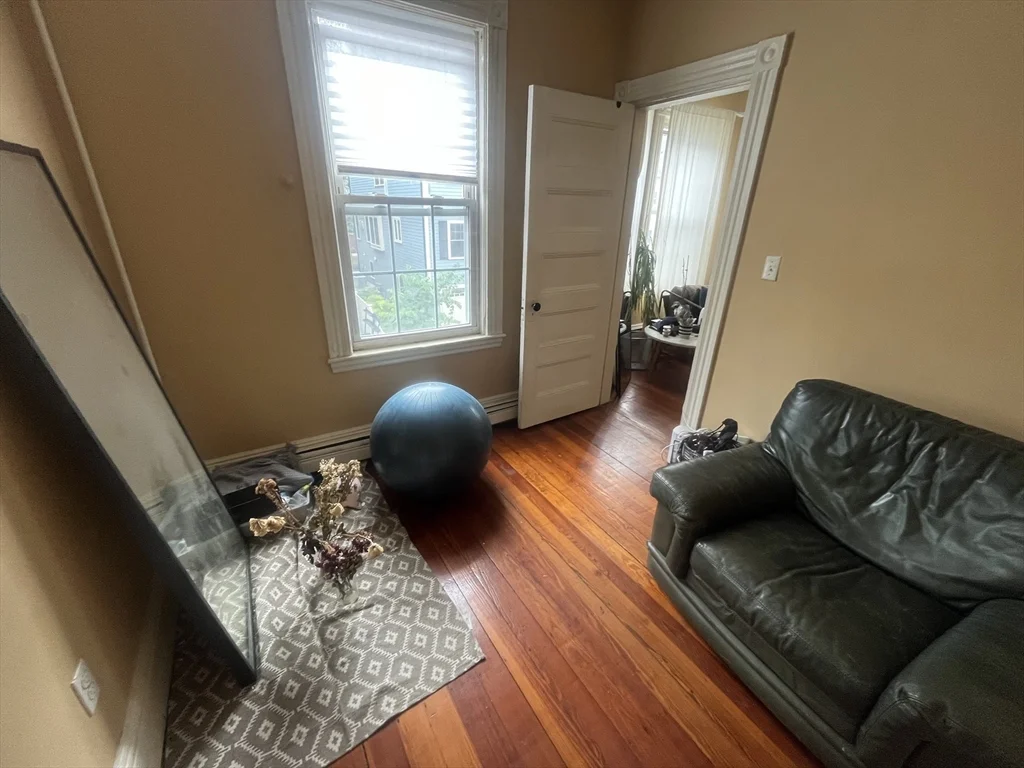 3 bed, 1 bath apartment for rent at 16 Haverford St Unit 2, Jamaica Plain — photo 11 of 22