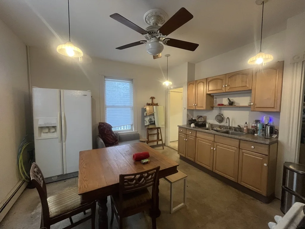 3 bed, 1 bath apartment for rent at 16 Haverford St Unit 2, Jamaica Plain — photo 4 of 22