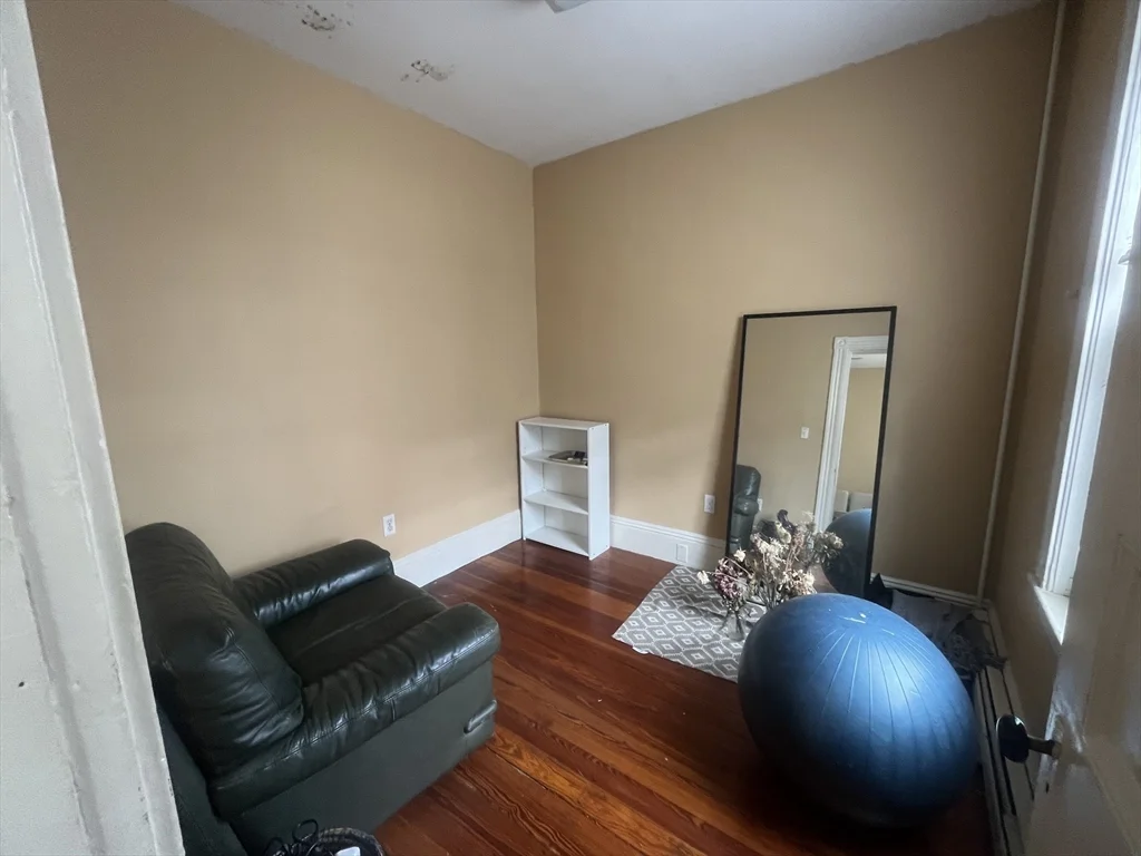 3 bed, 1 bath apartment for rent at 16 Haverford St Unit 2, Jamaica Plain — photo 12 of 22