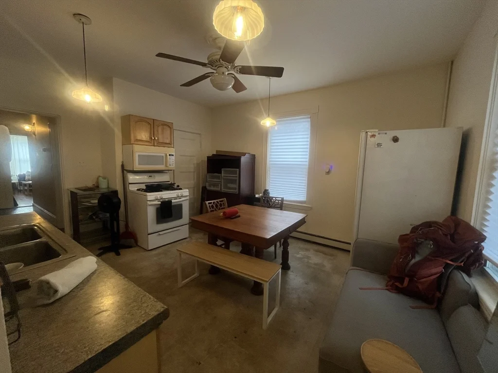 3 bed, 1 bath apartment for rent at 16 Haverford St Unit 2, Jamaica Plain — photo 2 of 22