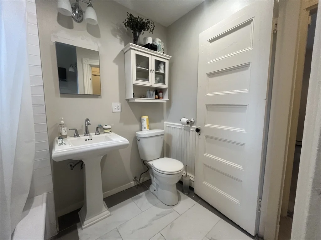 3 bed, 1 bath apartment for rent at 16 Haverford St Unit 2, Jamaica Plain — photo 17 of 22