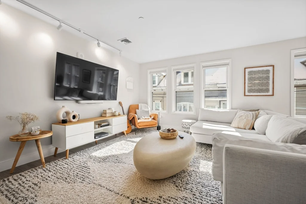 3 bed, 2 bath apartment for rent at 16 Haynes St Unit 102, East Boston — photo 2 of 29