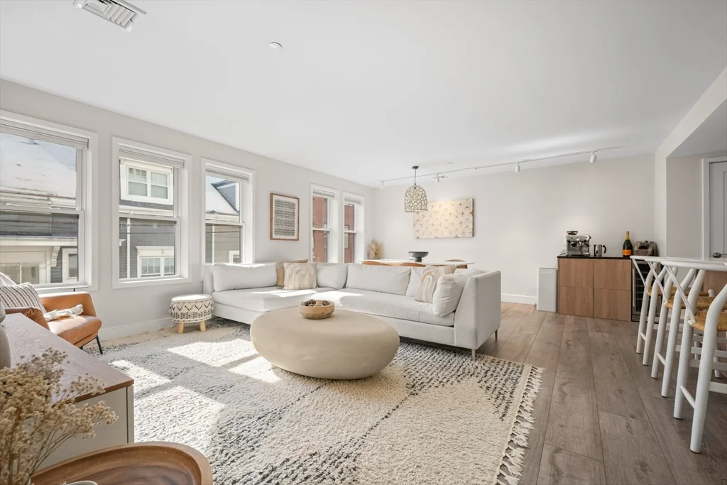 3 bed, 2 bath apartment for rent at 16 Haynes St Unit 102, East Boston — photo 3 of 29