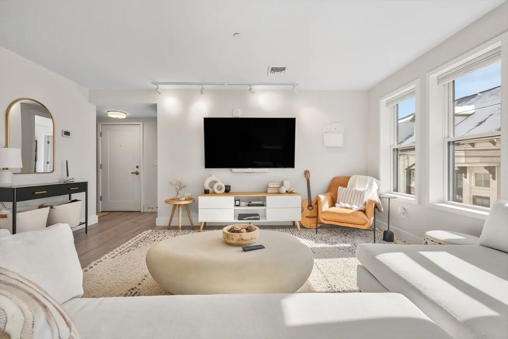 3 bed, 2 bath apartment for rent at 16 Haynes St Unit 102, East Boston — photo 6 of 29